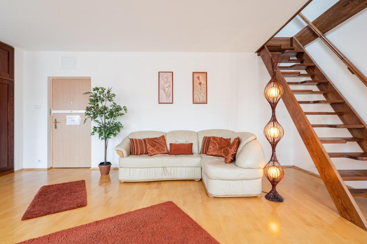 Beautiful Apartment With Ac ブダペスト エクステリア 写真