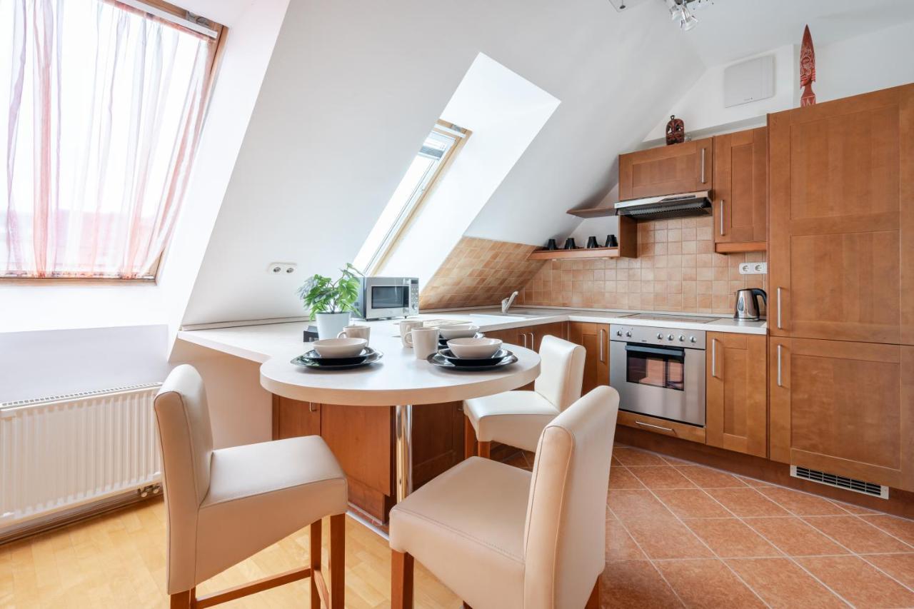 Beautiful Apartment With Ac ブダペスト エクステリア 写真